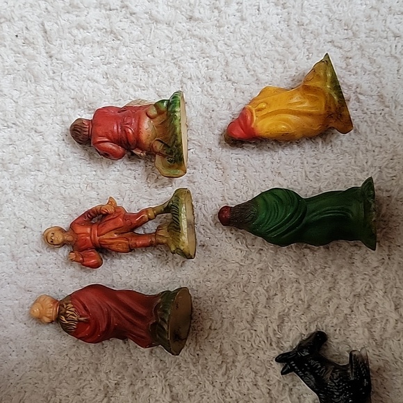 Plastic Nativity Set - Picture 10 of 13